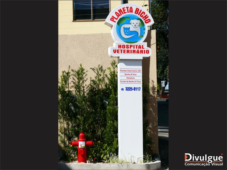 Totem e Bandeiras